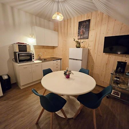 Gite Eglantine 2 A 6 Personnes Avec Spa Et Salle De Jeux Dans La Residence Ventron Bagian luar foto