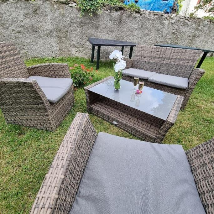 Gite Eglantine 2 A 6 Personnes Avec Spa Et Salle De Jeux Dans La Residence Ventron Bagian luar foto
