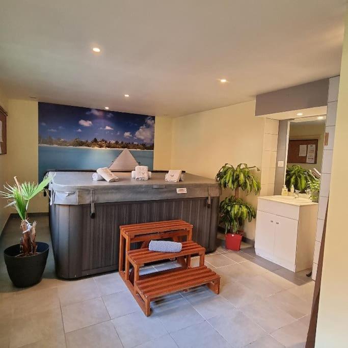 Gite Eglantine 2 A 6 Personnes Avec Spa Et Salle De Jeux Dans La Residence Ventron Bagian luar foto