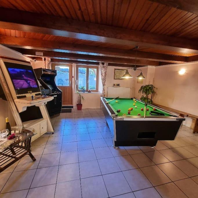 Gite Eglantine 2 A 6 Personnes Avec Spa Et Salle De Jeux Dans La Residence Ventron Bagian luar foto