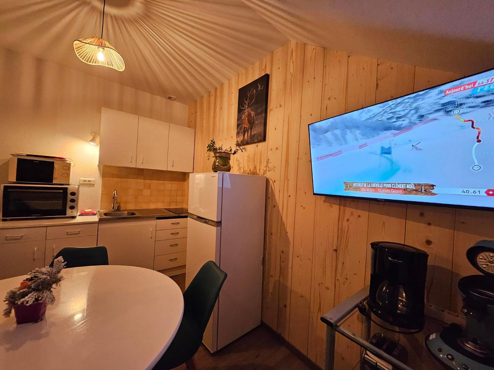 Gite Eglantine 2 A 6 Personnes Avec Spa Et Salle De Jeux Dans La Residence Ventron Bagian luar foto