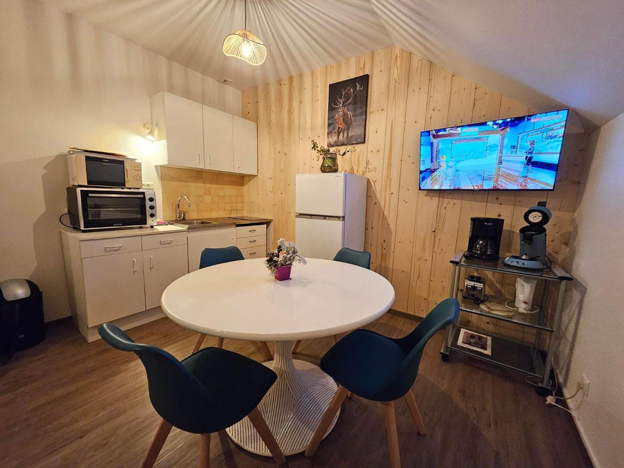 Gite Eglantine 2 A 6 Personnes Avec Spa Et Salle De Jeux Dans La Residence Ventron Bagian luar foto