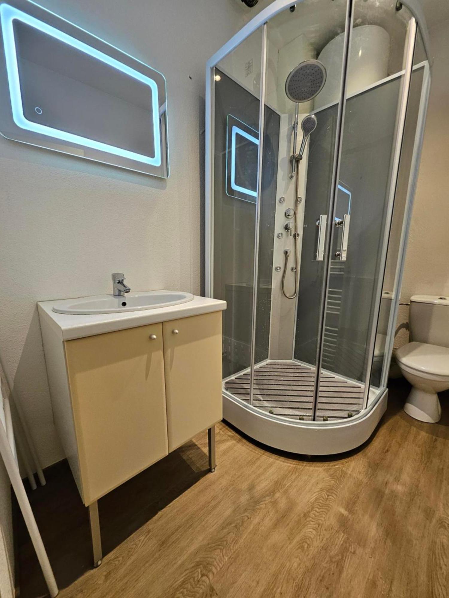 Gite Eglantine 2 A 6 Personnes Avec Spa Et Salle De Jeux Dans La Residence Ventron Bagian luar foto